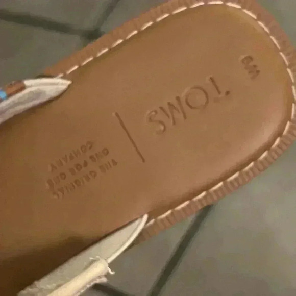 Tom’s sandals  size 9 great condition - Picture 9 of 11